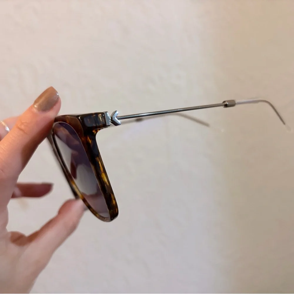 Like-new Tortoise Shell Sunglasses KENZO - Picture 2 of 3